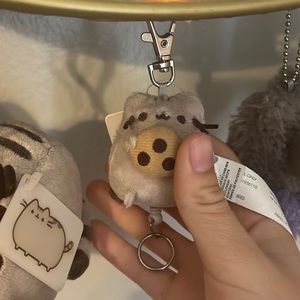 Pusheen car keys keychain